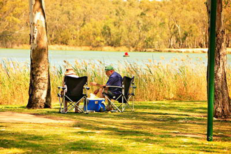 Nrma Mildura Riverside Holiday Park Экстерьер фото