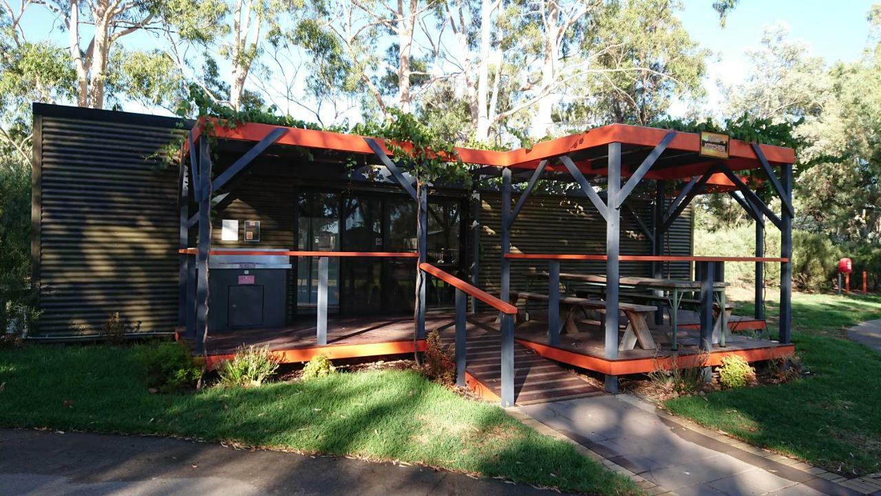 Nrma Mildura Riverside Holiday Park Экстерьер фото